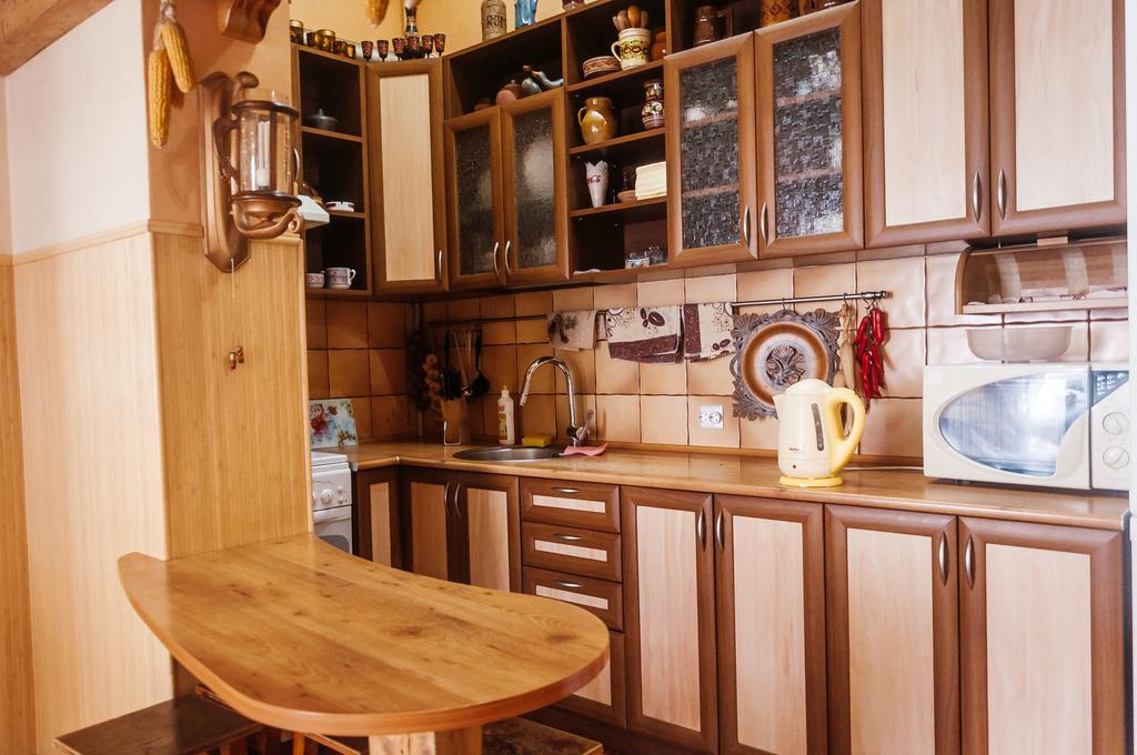 Apartment Na Shevchenka 3 利沃夫 外观 照片